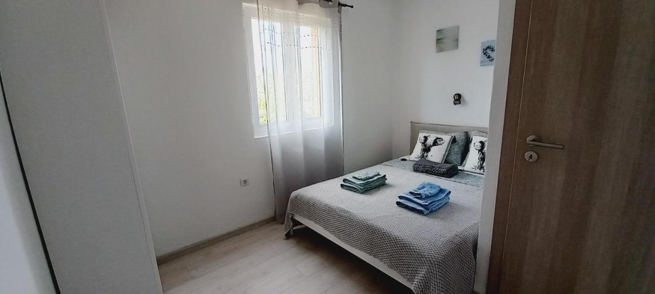 Apartments Toni Rogoznica  Buitenkant foto