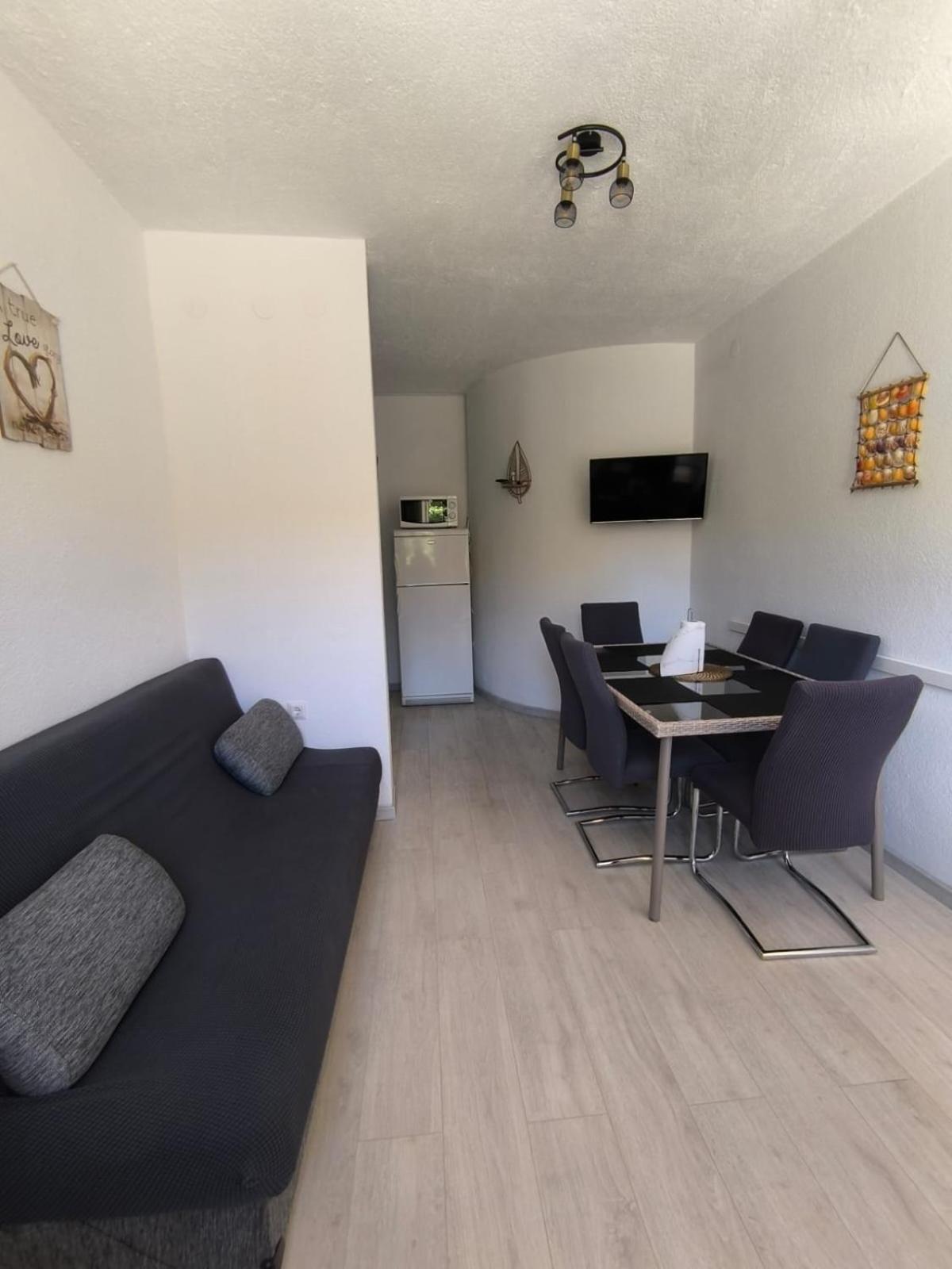 Apartments Toni Rogoznica  Buitenkant foto