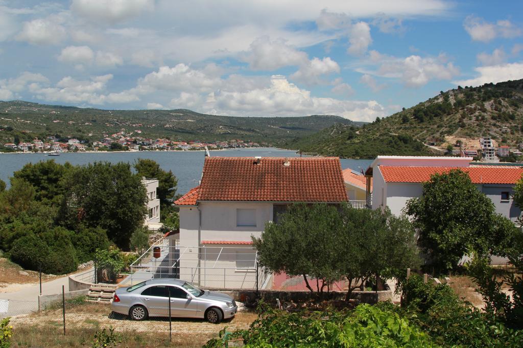 Apartments Toni Rogoznica  Buitenkant foto
